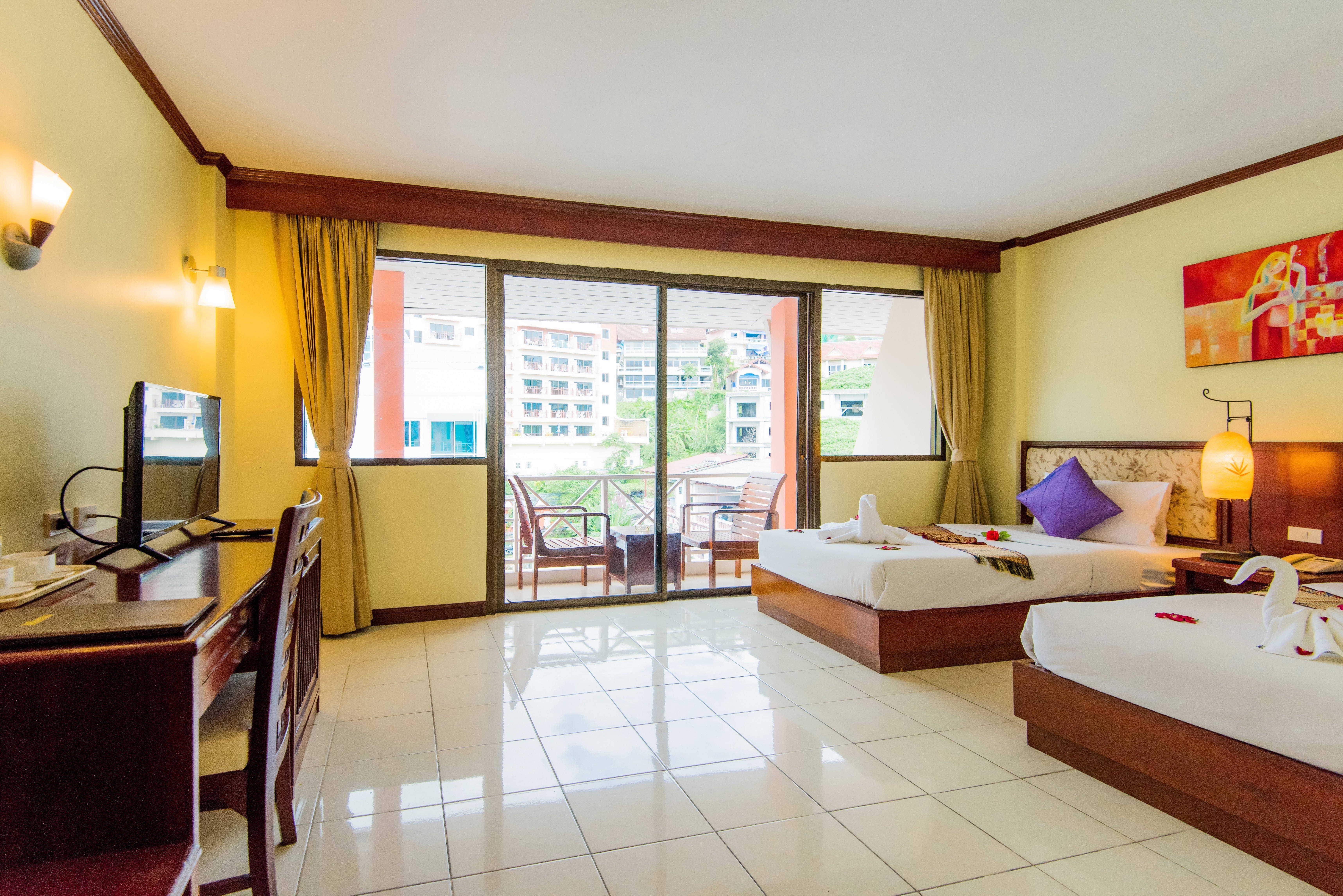 Bauman Ville Hotel Phuket Exterior foto