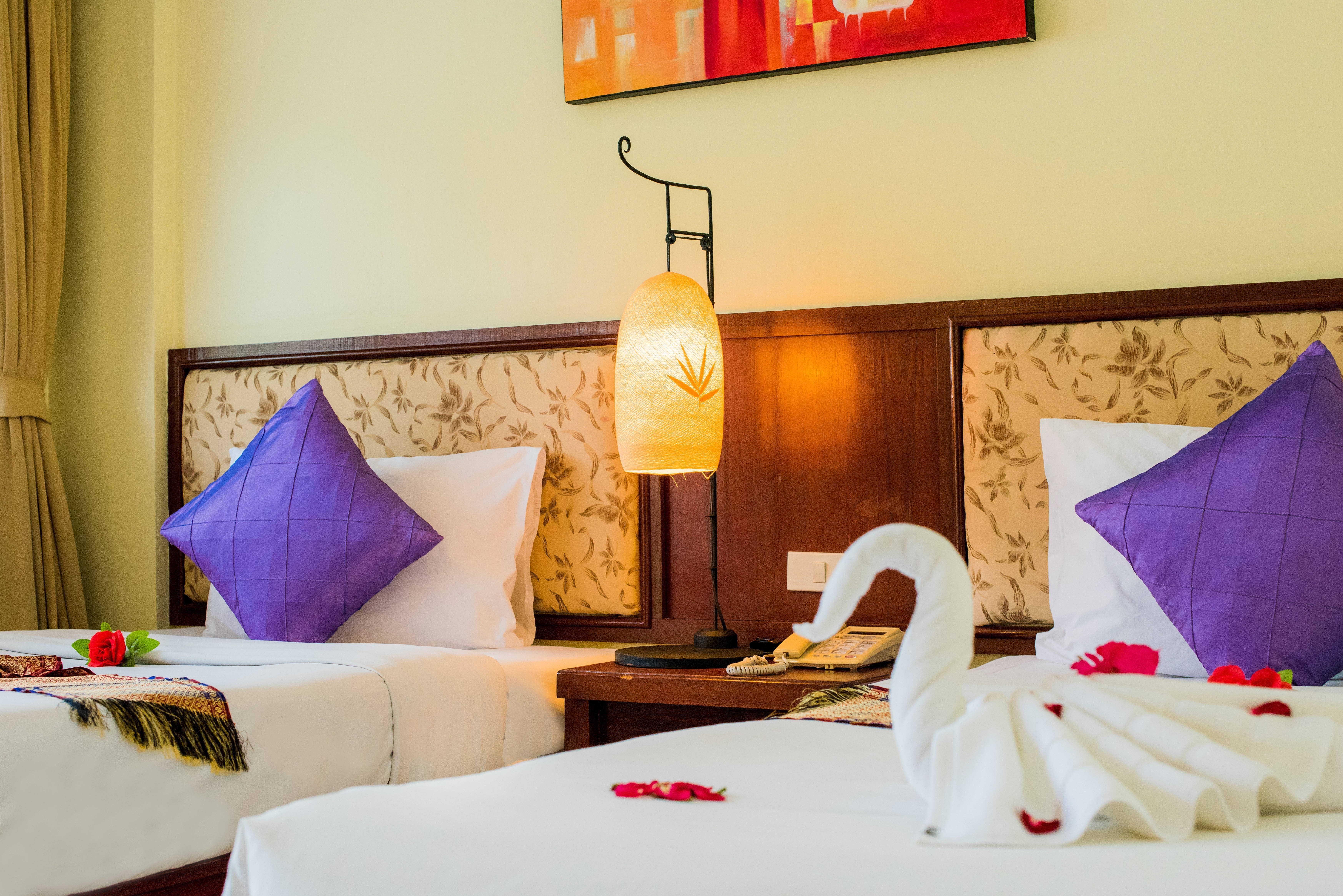 Bauman Ville Hotel Phuket Exterior foto