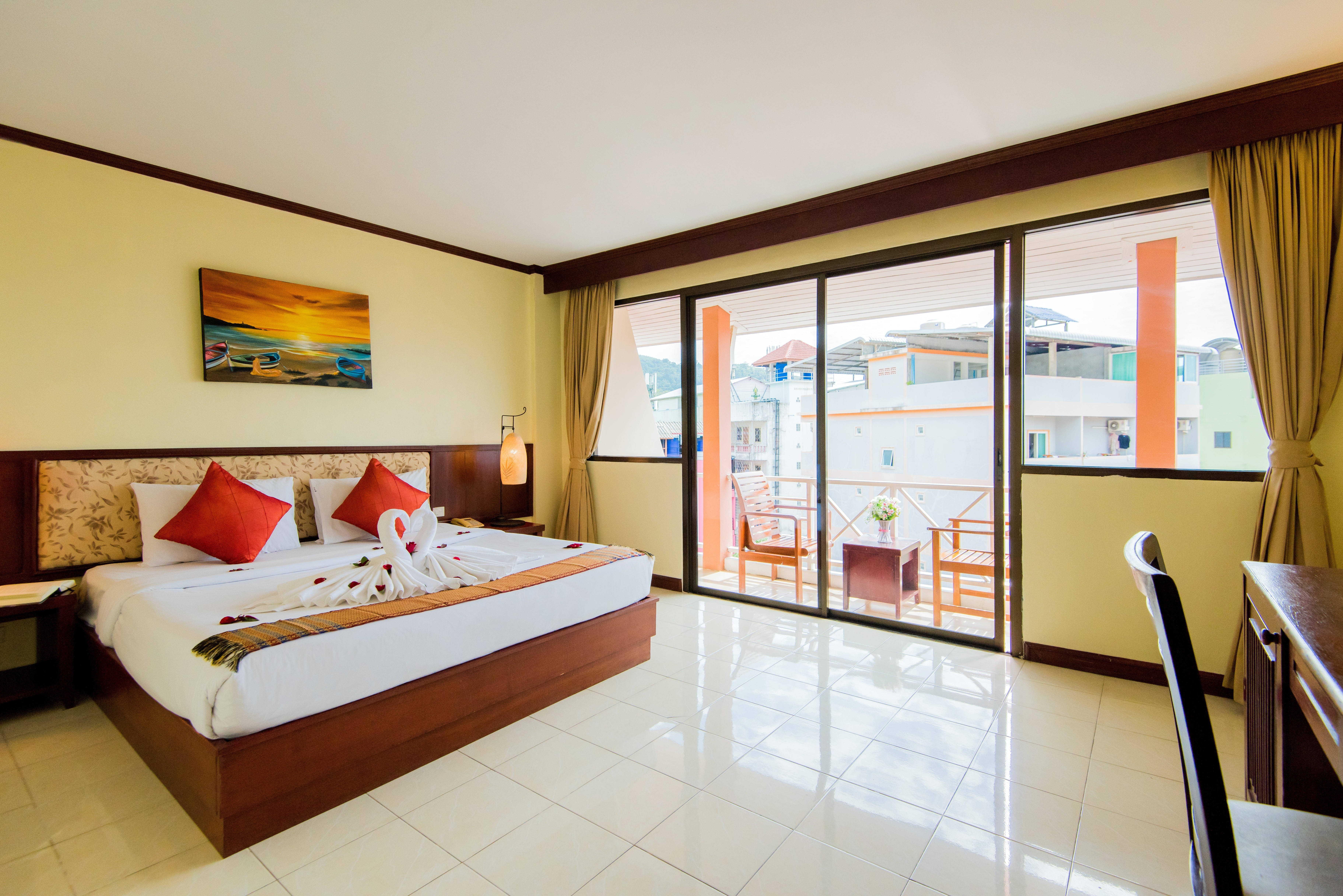 Bauman Ville Hotel Phuket Exterior foto