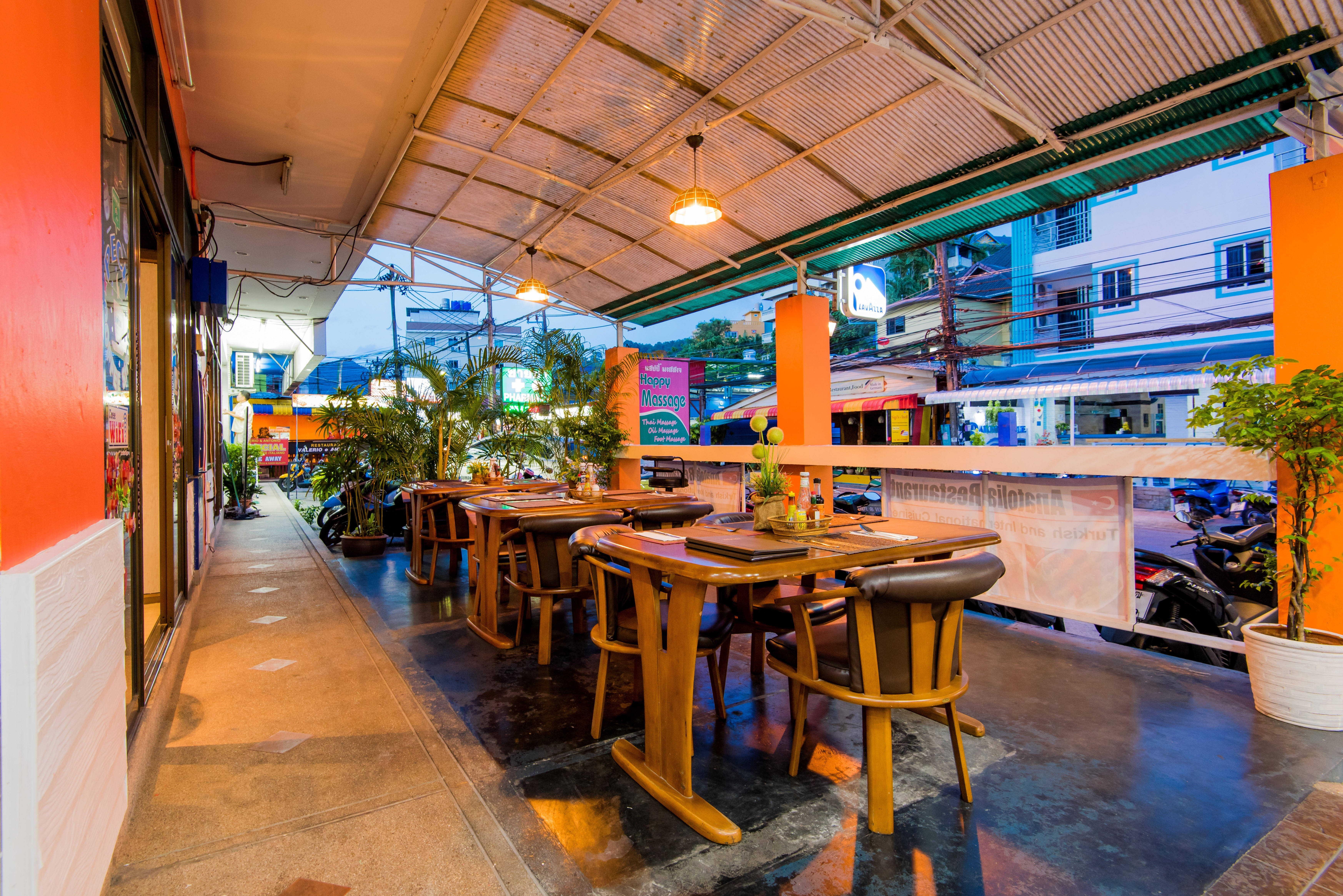 Bauman Ville Hotel Phuket Exterior foto
