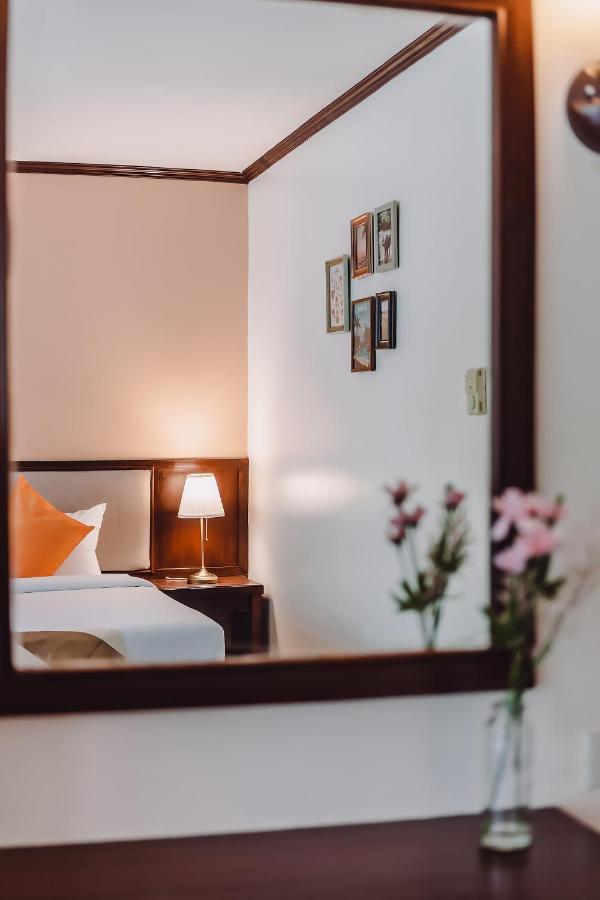 Bauman Ville Hotel Phuket Exterior foto