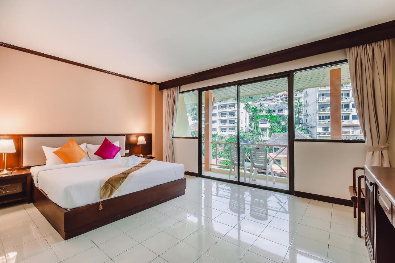 Bauman Ville Hotel Phuket Exterior foto