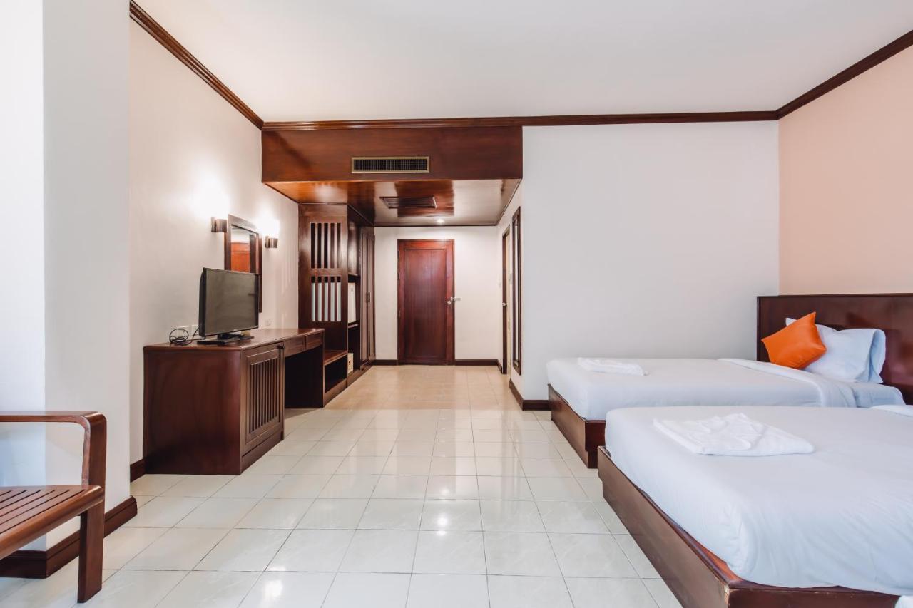 Bauman Ville Hotel Phuket Exterior foto